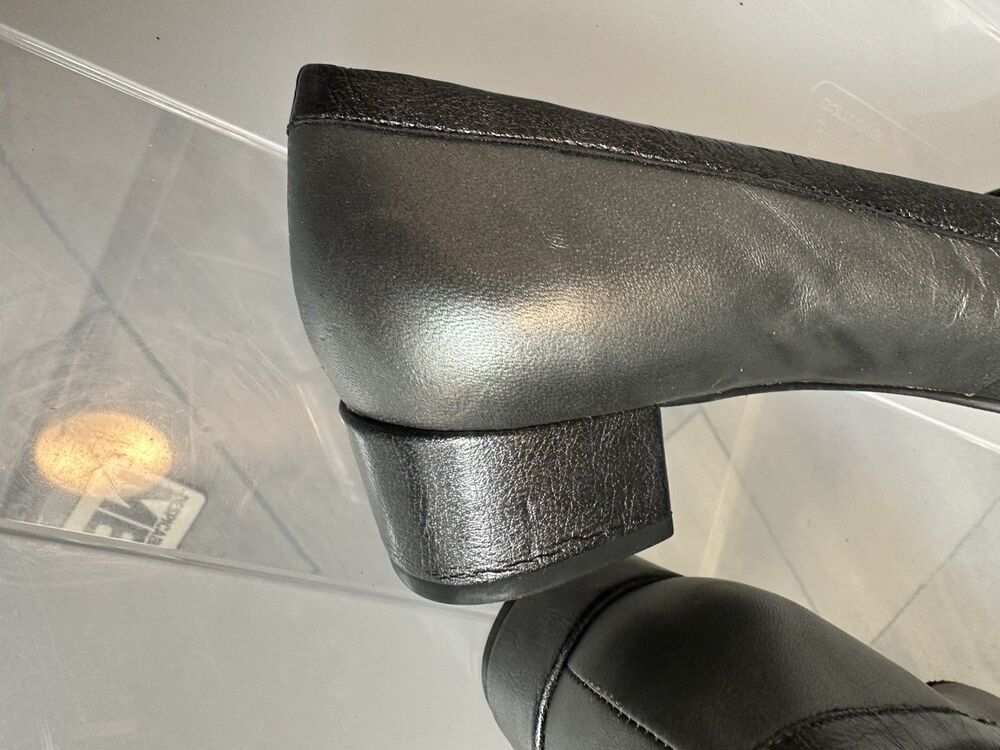 VGC Trotters Pewter Leather Low Heel Women’s 8.5 Wide 1 inch Block Heel - Picture 7 of 9